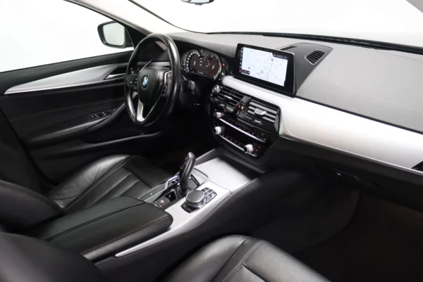 BMW 520 d Auto 32