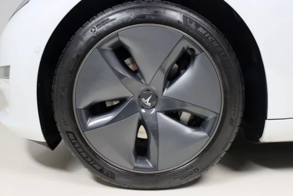 Tesla Model 3 Long-Range Dual Motor AWD 7