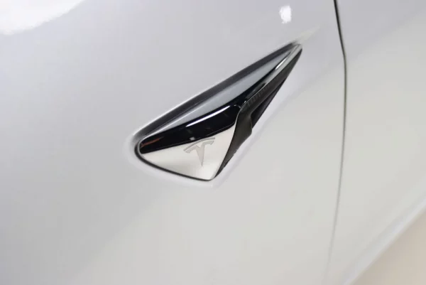 Tesla Model 3 Long-Range Dual Motor AWD 8