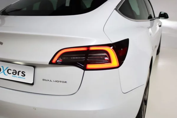 Tesla Model 3 Long-Range Dual Motor AWD 11