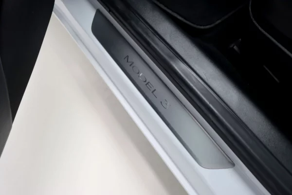 Tesla Model 3 Long-Range Dual Motor AWD 13
