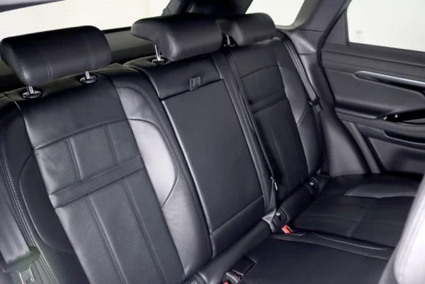 Land Rover Range Rover Evoque 2.0 D150 AWD R-Dynamic SE Auto 47