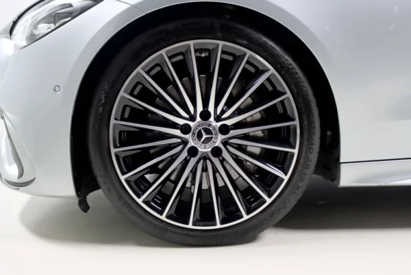 Mercedes-Benz C 300 d AMG Line 13