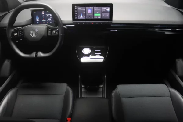 MG MG4 64 kWh Luxury 12