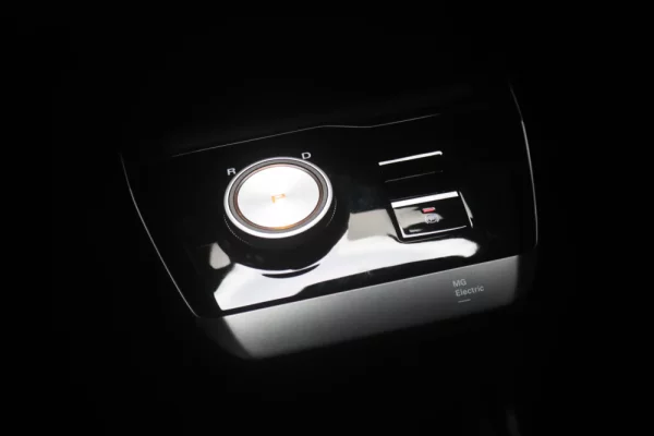 MG MG4 64 kWh Luxury 16