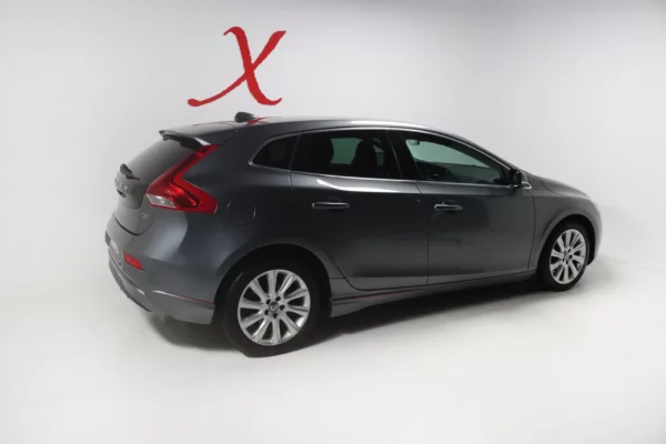 Volvo V40 1.6 D2 R-Design 7