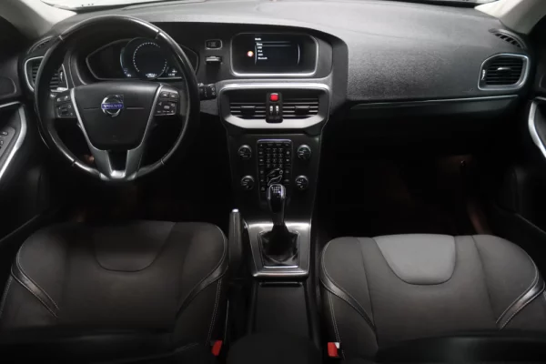 Volvo V40 1.6 D2 R-Design 16