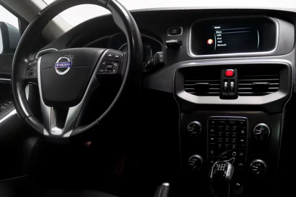 Volvo V40 1.6 D2 R-Design 17