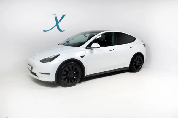 Tesla Model Y Performance Dual Motor AWD 2