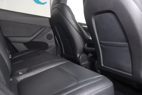 Tesla Model Y Performance Dual Motor AWD 11
