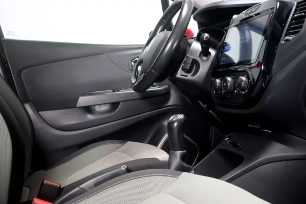 Renault Captur 1.5 dCi Red Edition 9