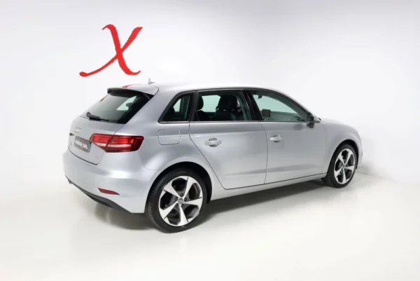 Audi A3 Sportback 1.6 TDi S-line S tronic 3