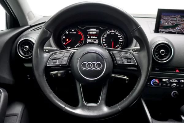 Audi A3 Sportback 1.6 TDi S-line S tronic 11