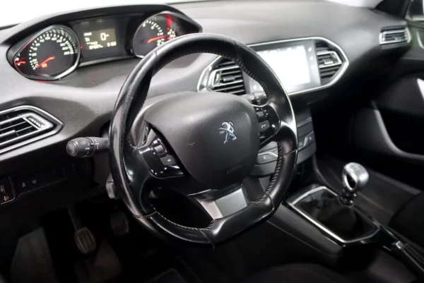 Peugeot 308 1.6 BlueHDi Style 9
