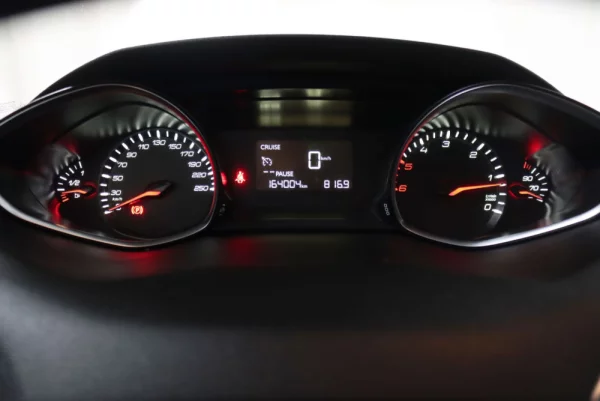 Peugeot 308 1.6 BlueHDi Style 11
