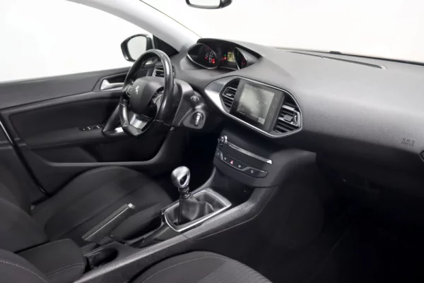 Peugeot 308 1.6 BlueHDi Style 12