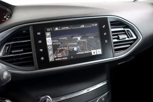 Peugeot 308 1.6 BlueHDi Style 18
