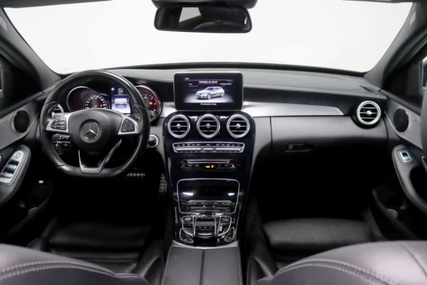 Mercedes-Benz C 220 d AMG Line Aut. 25