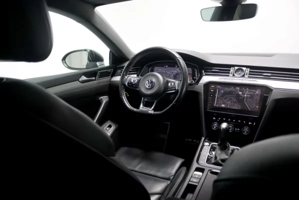 Volkswagen Arteon 2.0 TDI SCR DSG R-Line 23