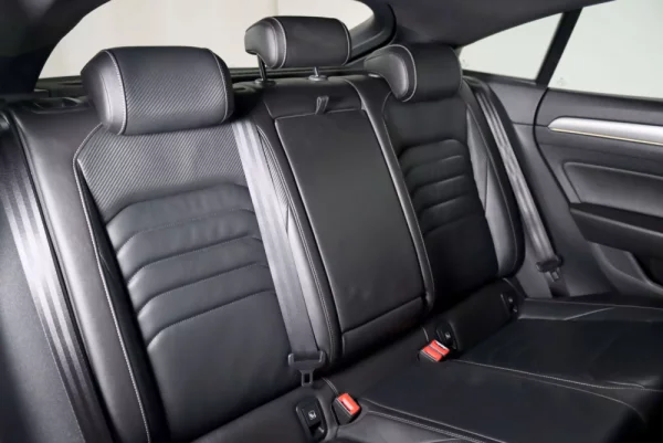 Volkswagen Arteon 2.0 TDI SCR DSG R-Line 38