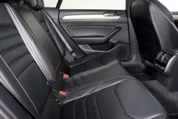 Volkswagen Arteon 2.0 TDI SCR DSG R-Line 39