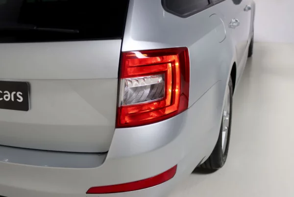 Skoda Octavia Break 2.0 TDI Elegance 10