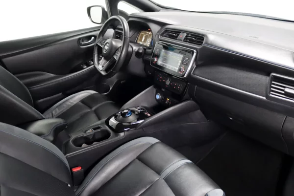 Nissan Leaf 40 kWh TEKNA 25