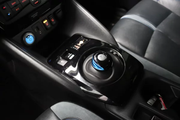 Nissan Leaf 40 kWh TEKNA 28