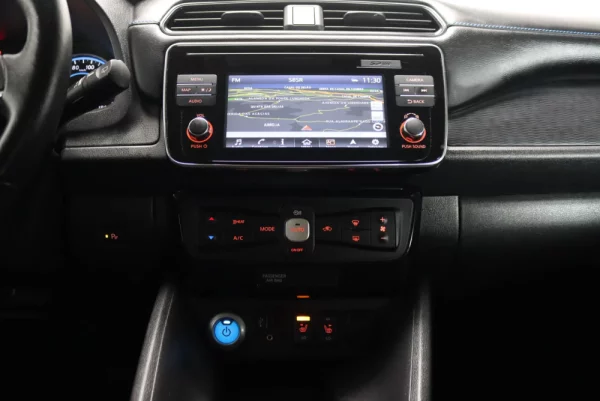 Nissan Leaf 40 kWh TEKNA 31