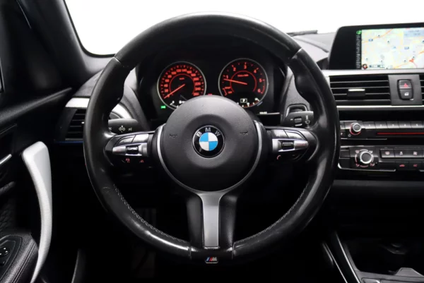 BMW 118 d Pack M Auto 18