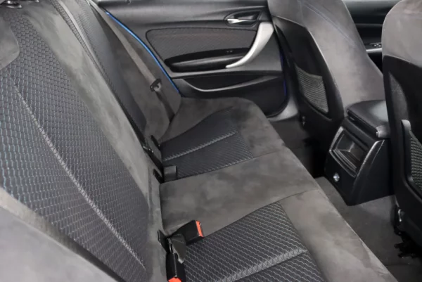 BMW 118 d Pack M Auto 32