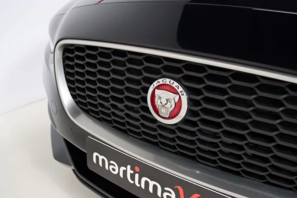 Jaguar XE D180 Aut. R-Dynamic S 6