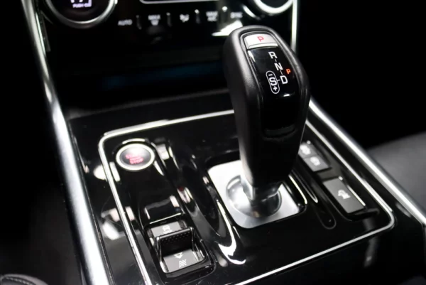 Jaguar XE D180 Aut. R-Dynamic S 26