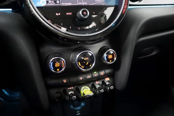 MINI 3 Portas Cooper SE 27