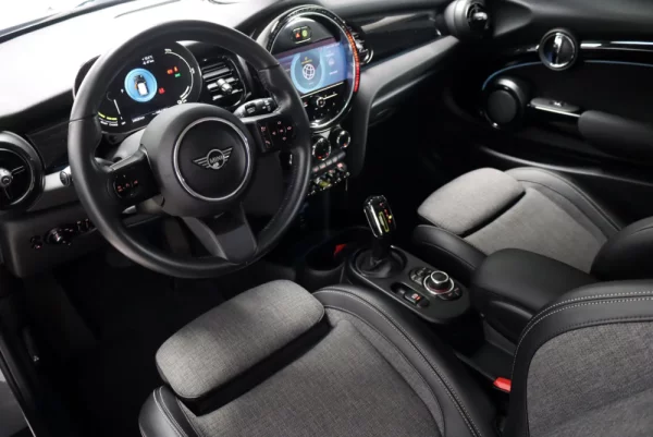 MINI 3 Portas Cooper SE 32