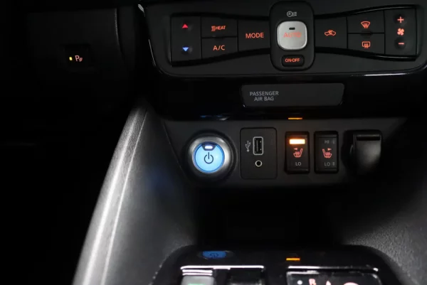 Nissan Leaf 40 kWh TEKNA 31