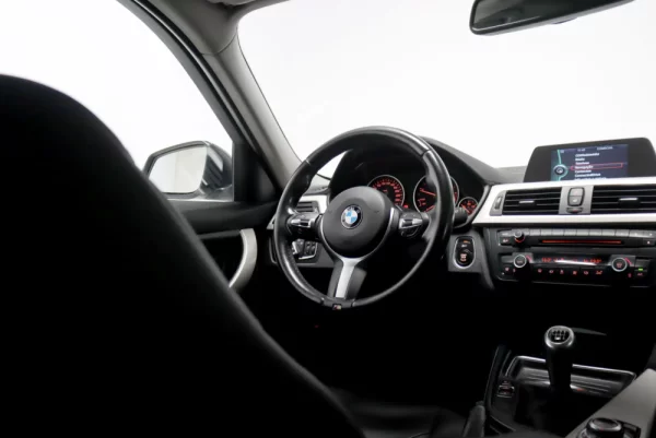 BMW 318 d Touring 27