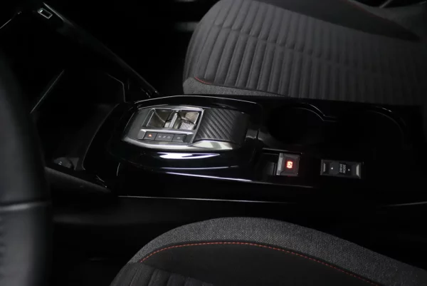 Peugeot e-2008 50 kWh Active 28