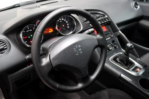 Peugeot 3008 1.6 HDi Allure 22