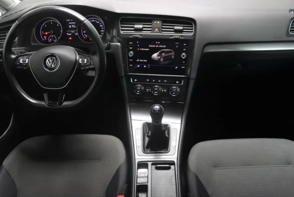 Volkswagen Golf 1.6 TDI R-Line 12