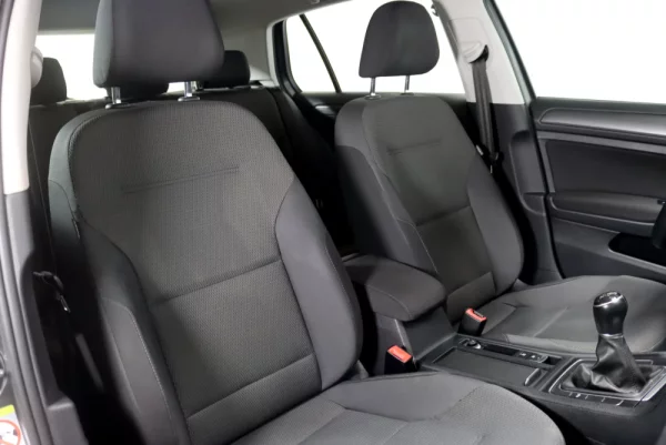 Volkswagen Golf 1.6 TDI R-Line 14