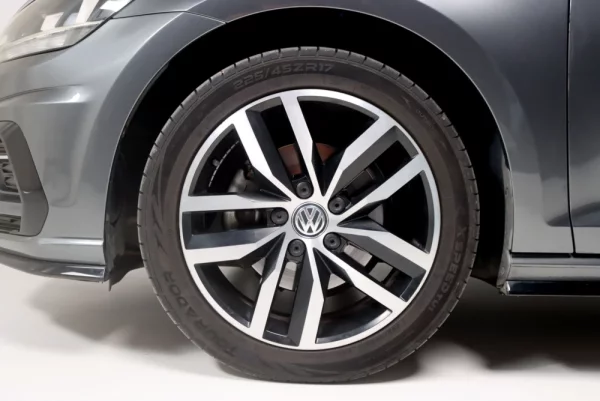 Volkswagen Golf 1.6 TDI R-Line 20