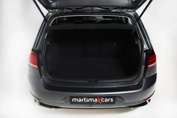Volkswagen Golf 1.6 TDI R-Line 21
