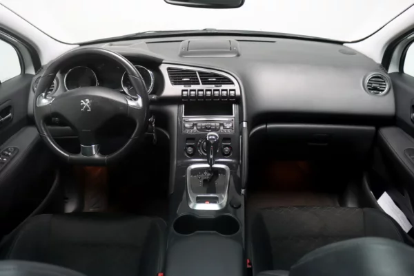 Peugeot 3008 1.6 BlueHDi Style EAT6 19