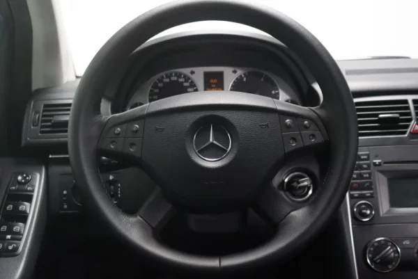 Mercedes-Benz B 180 CDi 10