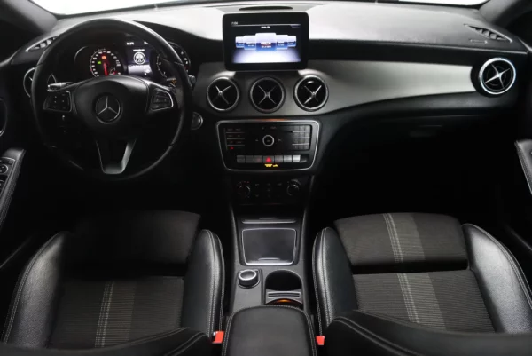 Mercedes-Benz CLA 180 d Shooting Brake Aut. 10