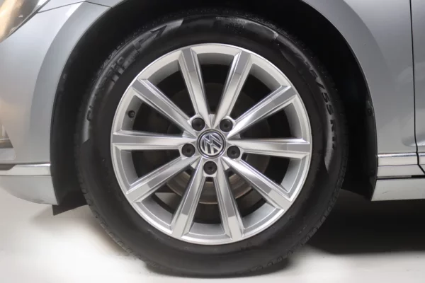 Volkswagen Passat 2.0 TDI Highline 6