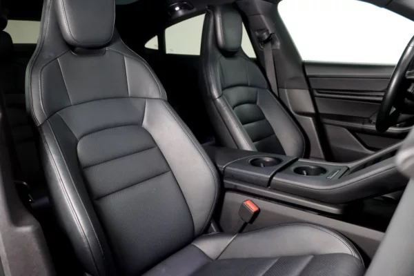 Porsche Taycan 4S 9