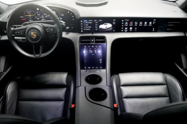 Porsche Taycan 4S 13