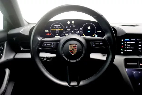 Porsche Taycan 4S 14